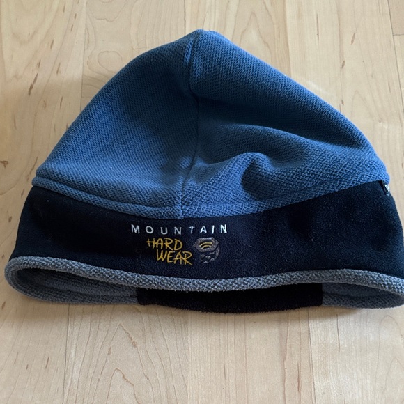 Mountain Hardwear Windstopper Two-Tone Blue and Black Hat - Picture 1 of 6